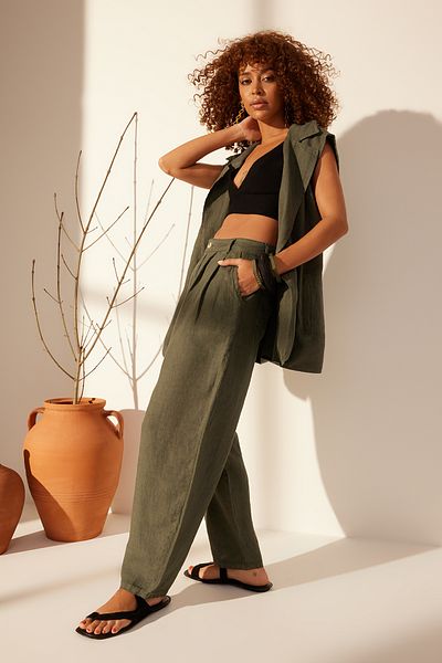 Trendyol Collection Zelené sudové kalhoty ze 100% lnu s vysokým pasem TWOSS24JE00243