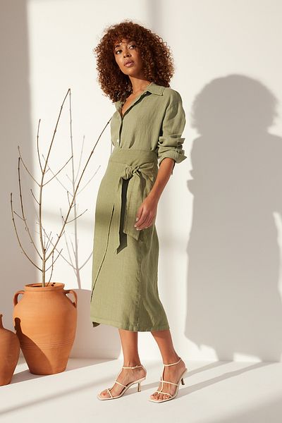 Trendyol Collection Grüner, gebundener Midirock aus 100 % Leinen TWOSS24ET00150