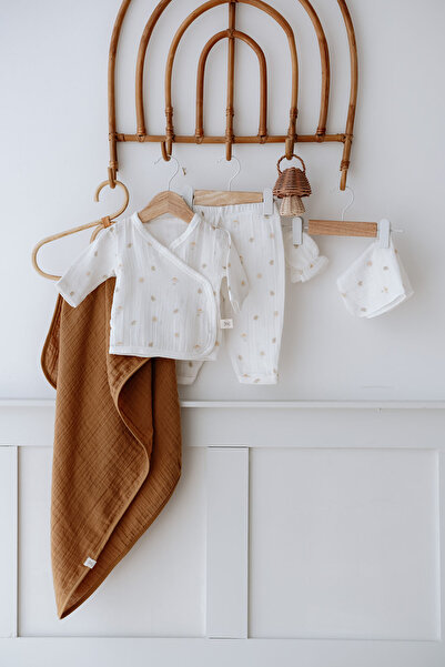 TBA COLLECTION Muslin 5-Piece Hospital Exit| Daisy Leaves