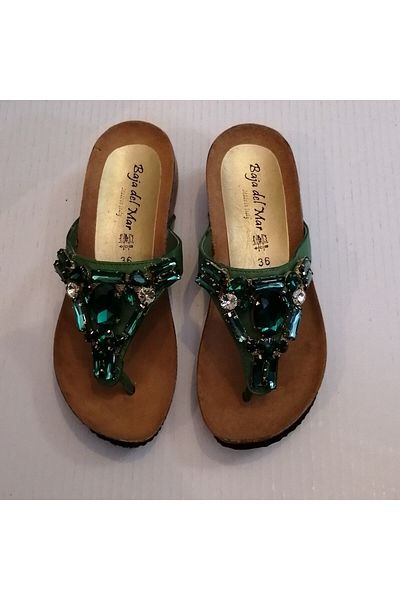 baja del mar شبشب نسائي من الجلد الطبيعي باللون الأخضر والزجاج والكريستال مزين بالأحجار ونعل مطاطي من الفلين