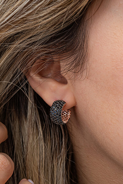 Nereze 925 Ayar Gümüş Rose 5 Sıra Siyah Taşlı Yarım Tur Küpe