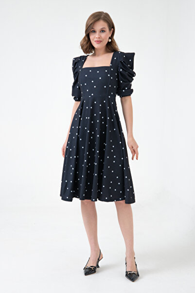 bayansepeti Women's Stretchy Crepe Fabric Short Sleeve Square Collar Midi Length Polka Dot Patterned Black Evening Dress 080