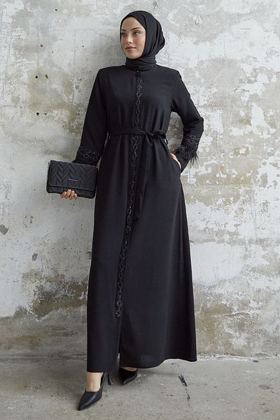 InStyle ذراع ريشة بتفاصيل مرصعة بالأحجار - أسود