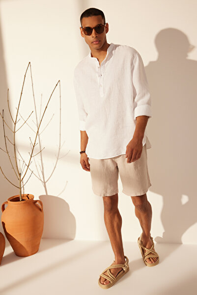 Trendyol Collection Bílá limitovaná edice 100% len Regular Judge Collar Half Placket Shirt TMNSS24GO00057