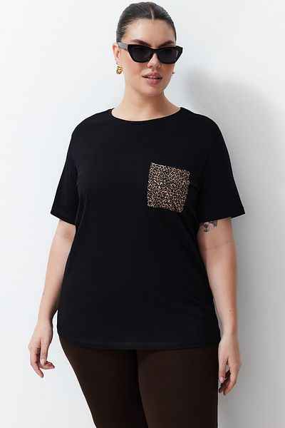 Trendyol Curve Schwarzes, übergroßes Baumwoll-T-Shirt mit Animal-Print in Übergröße – TBBSS24BF00059