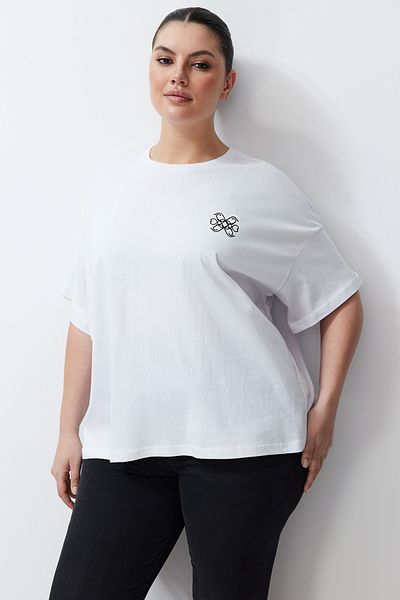 Trendyol Curve White Print Detailed Oversize Knitted T-shirt TBBSS24BF00013