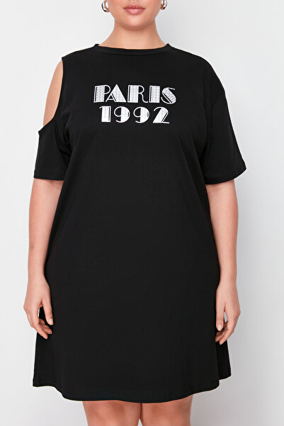 Trendyol Curve 100% bavlna, černé třpytivé šaty s potiskem – TBBSS24AH00147