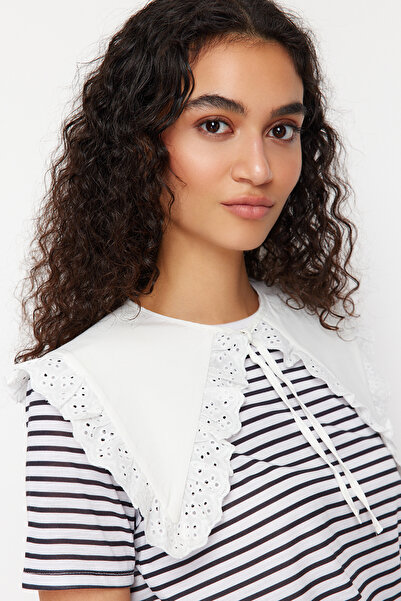 Trendyol Modest White Edge Embroidery Detailed Plug-and-Remove Collar Accessory TCTSS24DA00001