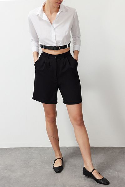 Edit by Trendyol Μαύρο πλισέ City Woven σορτς & βερμούδες TEDSS24SR00005
