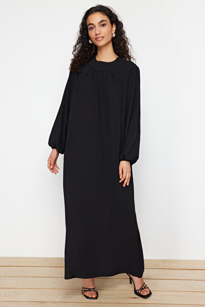 Trendyol Modest فستان أسود منسوج بأكمام بالون مريح TCTSS24EB00232