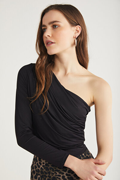 ETHIQUET Bluză neagră pentru femei Maya, cu un singur umăr, cu detaliu drapeat