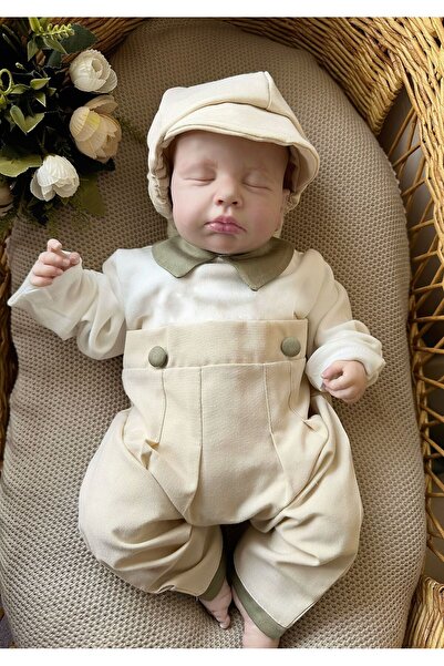 Mama Miel Baby بذلة بنطلون كاكي بلون القهوة الحليبي مع تفاصيل أزرار وقبعة / م...