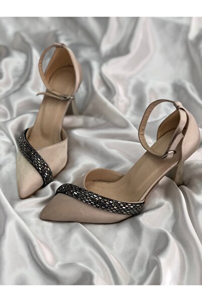 Hg Ayakkabı حذاء إيلونا بيج ساتان مرصع بكعب 9 سم