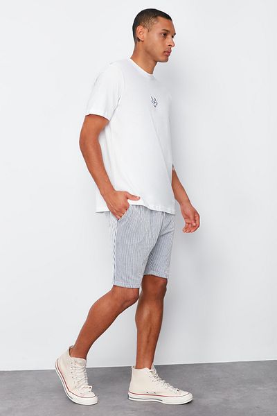 Trendyol Collection Sötétkék csíkos rövidnadrág - normál szabású TMNSS24SR00065