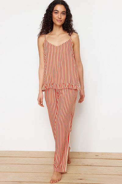 Trendyol Collection Orange-mehrfarbig gestreiftes Pyjama-Set aus Viskosegewebe mit Rüschendetail und Seilriemen THMSS24PT00298