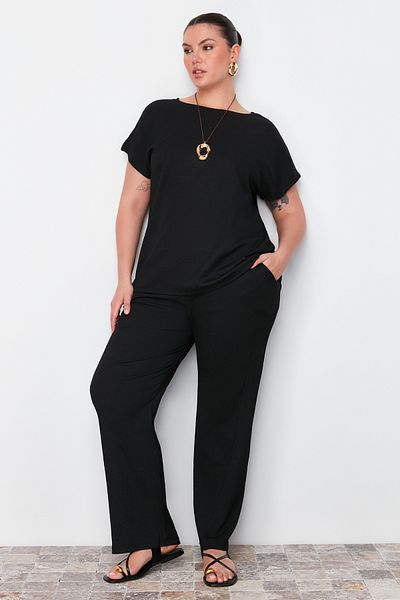Trendyol Curve Schwarzes gestricktes Saison-Set aus T-Shirt und Hose - TBBSS24CP00003