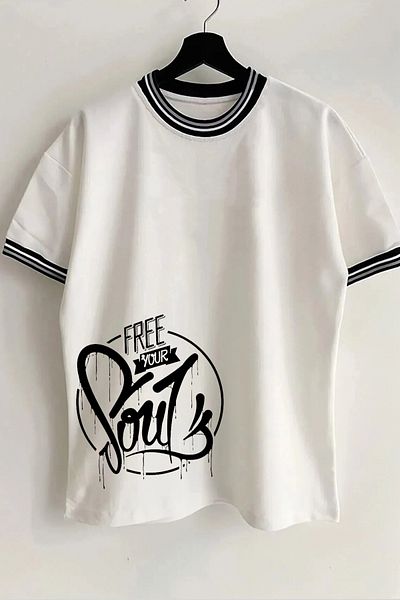 Vordevia Free Your Soul Text Printed Unisex New Season Oversize Fit Collar Λεπτομερές καλοκαιρινό λευκό μπλουζάκι