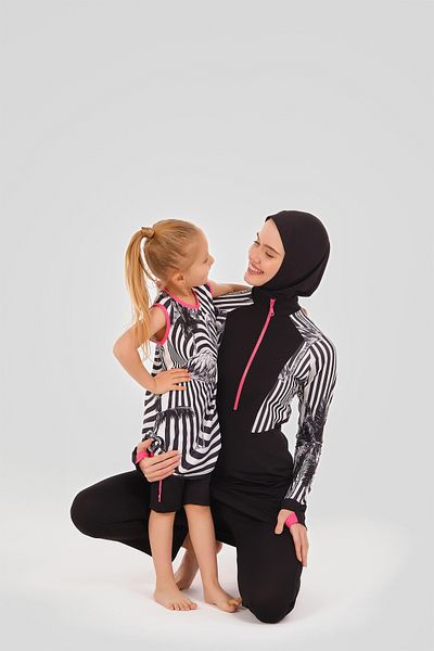 ALFASA Flamingo Patterned Children's Swimsuit with Shirred Sides Zero Sleeve Shorts Tights 24103-25 Black