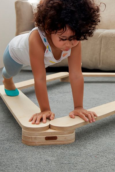 ESLENTA Disassembled Wooden Balance Board Track for Children