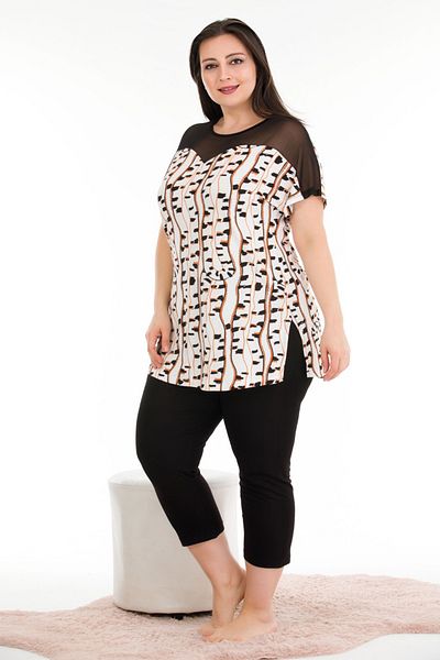 quilling Lady 10675 Plus Size Black-and-White Patterned Short Sleeve Capri Pajamas Set
