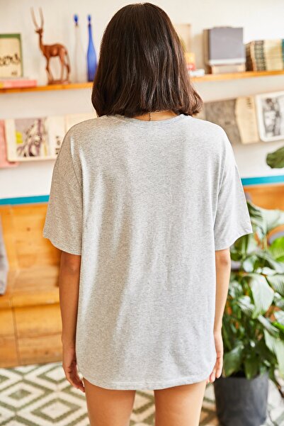 Olalook Γυναικείο γκρι μπλουζάκι L.A. εμπριμέ casual TSH-19000503