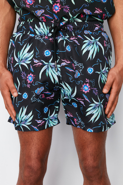 Trendyol Collection Černé plavky s květinovým vzorem standardního střihu TMNSS24DS00010