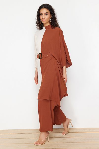 Trendyol Modest Κουστούμι υφαντό με ζώνη με ζώνη κανέλας - παντελόνι TCTSS23US00046