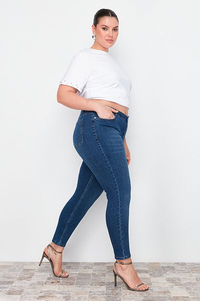 Trendyol Curve Dehnbare Skinny-Jeans mit hoher Taille, Hellblau – TBBAW23CJ00032