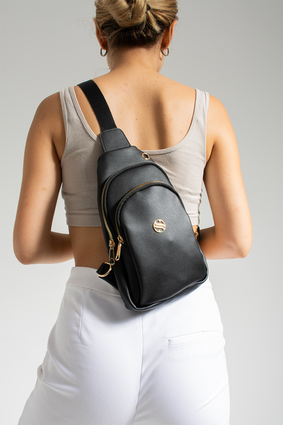 Sanmorris Kadın Siyah Çapraz Askılı Gold Aksesuar Kulaklık Çıkışlı Bel ve Göğ...