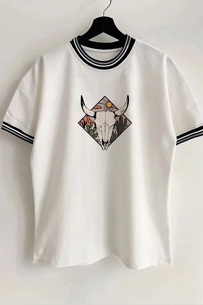 Vordevia Wild West Printed Unisex New Season Oversize Fit γιακά Λεπτομερές καλοκαιρινό λευκό μπλουζάκι