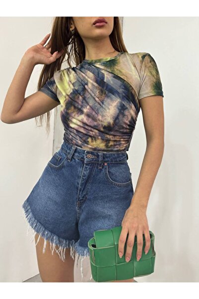 Butik Beyza بلوزة بأكمام قصيرة مطبوعة رقمية