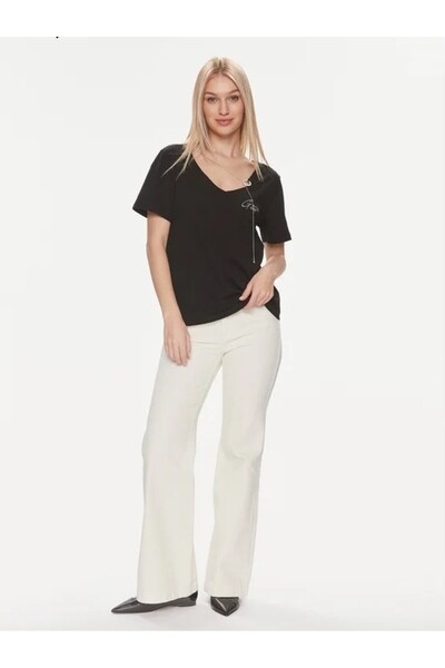 Guess Women's Black T-Shirt W4RI31KC340