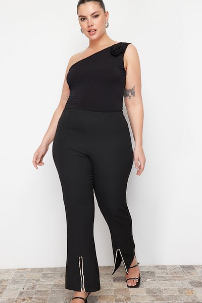 Trendyol Curve Hose aus gewebtem Stoff in Schwarz mit Steindetails von Finike – TBBSS23AR00037