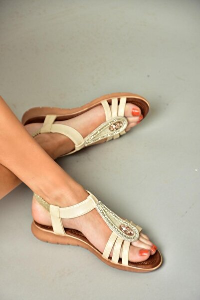 Fox Shoes S258013709 Бежеві жіночі сандалі на низькій підошві