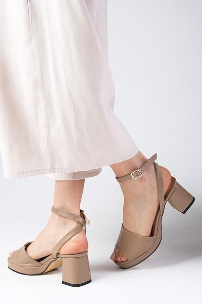 Mio Gusto Ellen Mink Color Plateau-Sandalen für Damen mit Absatz
