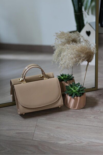 Moom Bag Women's Nude Patent Leather Oval Cover Detailed Strap Shoulder Bag