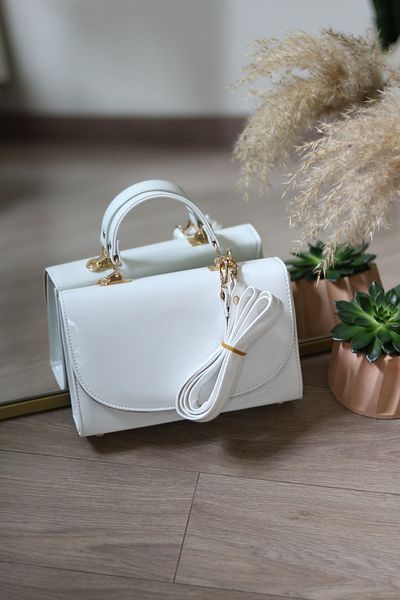 Moom Bag Geantă de umăr cu curea ovală din piele albă pentru femei