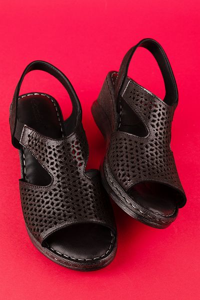 Gondol Women's Genuine Leather Wedge Heeled Laser Cut Sandals iz.2502
