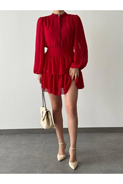 SONREİR KŐ GOMBOS RÉSZLETEK BÉLELT RÖGZÍTETT SIFFON RUHA