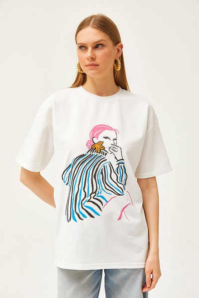 Olalook Women's Ecru Girl Printed Oversize T-Shirt TSH-19000799