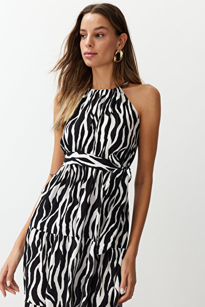 Trendyol Collection Černé Maxi tkané šaty - Shally Shift zvířecí model TWOSS24EL00872