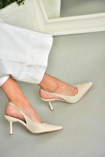 Fox Shoes S369748209 Beige Thin Heeled Pointed Toe Women's Shoes