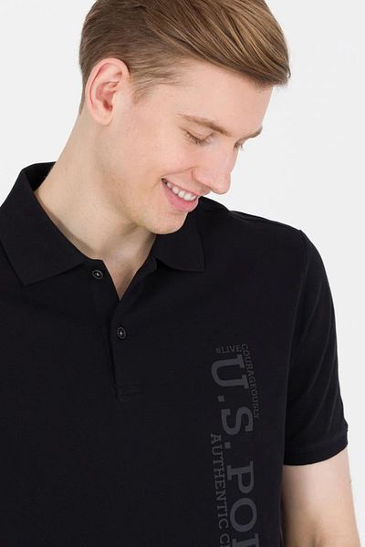 U.S. Polo Assn. Ανδρικό μπλουζάκι με λαιμόκοψη σε μαύρο πόλο