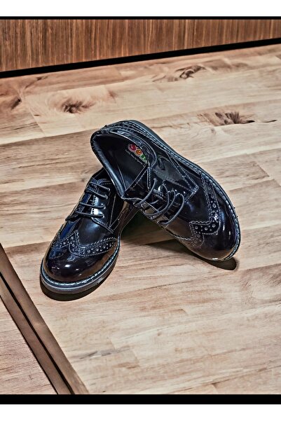 patik ayakkabı أحذية للأولاد من الجلد اللامع