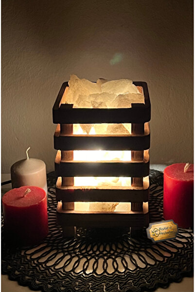 Realistic of Art Museum Dekoratif Obje Gerçek Kaya Tuzu İçerisinde Dekoratif ...