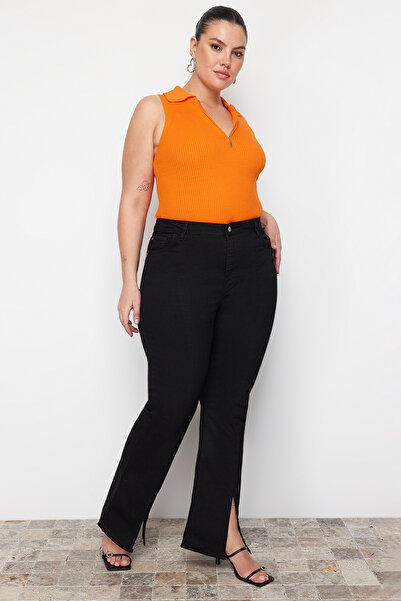 Trendyol Curve Detailné džínsové džínsy s čiernym rozparkom TBBAW23CJ00038