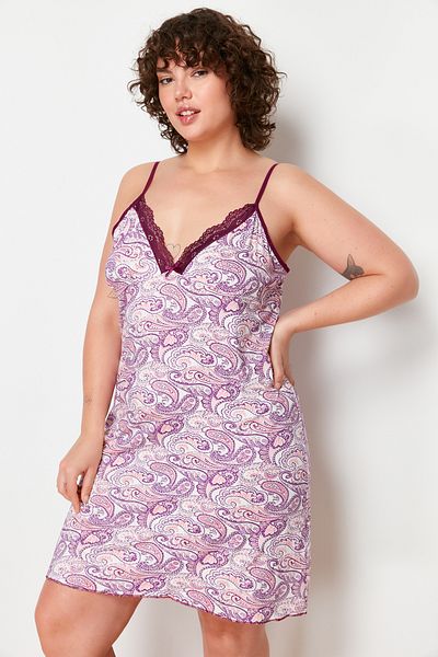 Trendyol Curve Pflaumenfarbenes, gestricktes Nachthemd aus Spitze mit Schalmuster TBBSS24CH00021