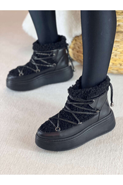 SHOEMARK Duff Siyah Yüksek Tabanlı Bağcık Detaylı Kadın Bot