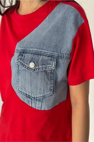 FEMELLE Blugi din blugi roșii de damă, tricou din bumbac cu design de buzunar