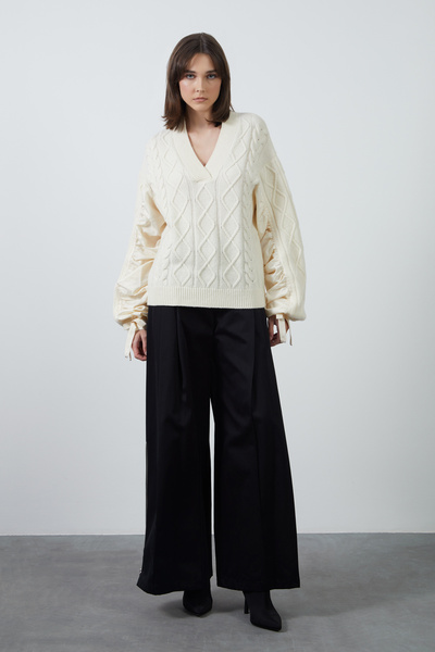 GİZİA V Yaka Ekru Triko Kazak